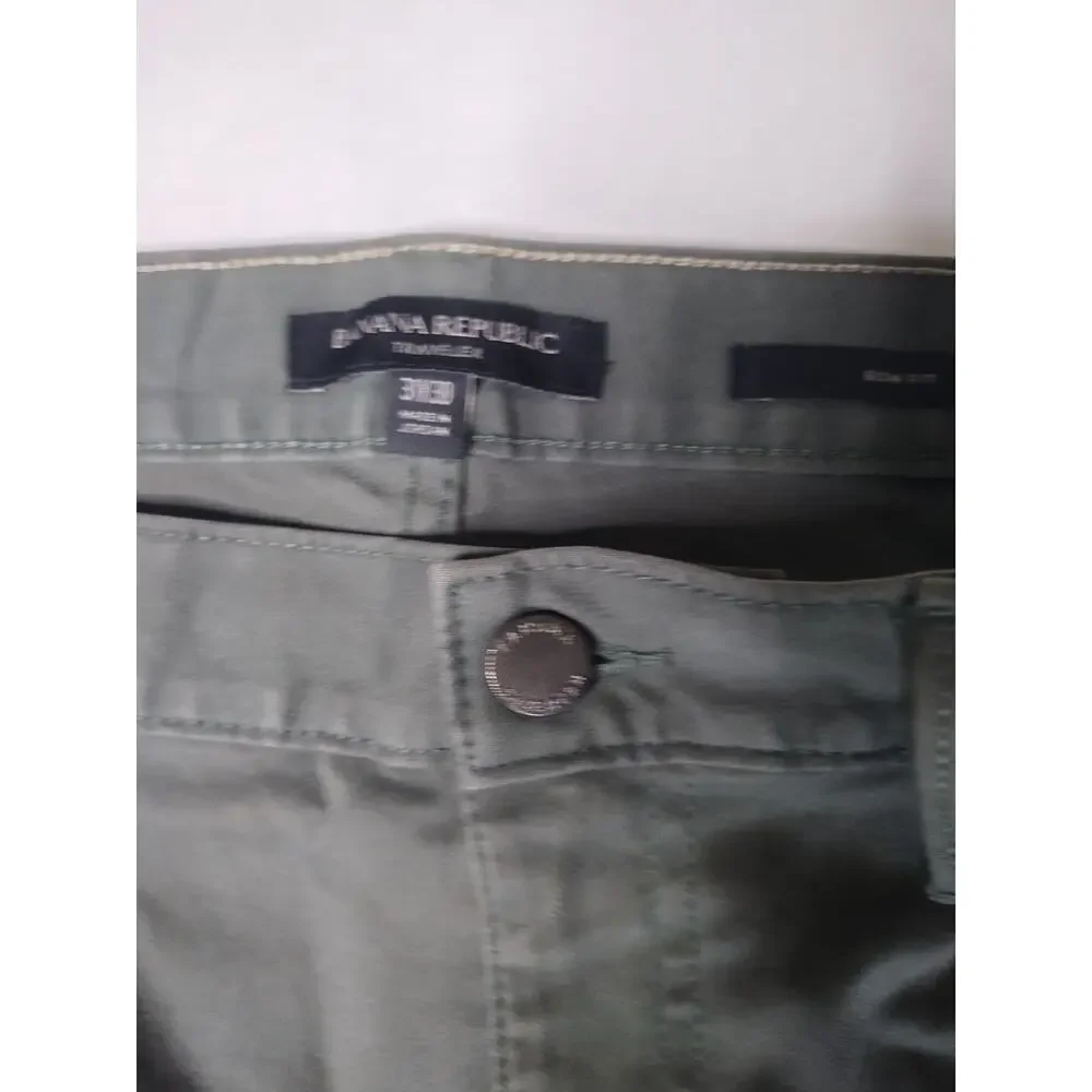 Banana Republic Traveller Pants size 31-30